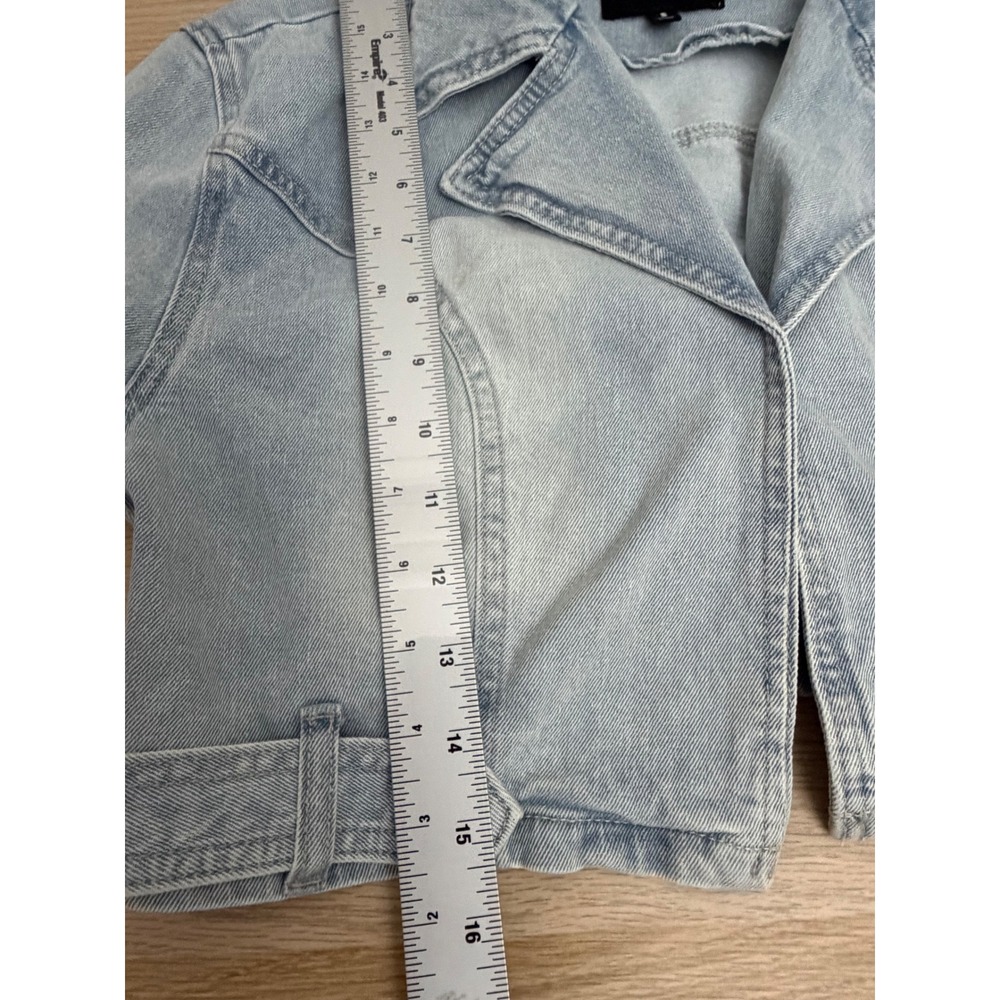 Madden NYC Womens Light Wash Cropped Denim Jacket Blue Small Cool Girl Timeless - Picture 6 of 10